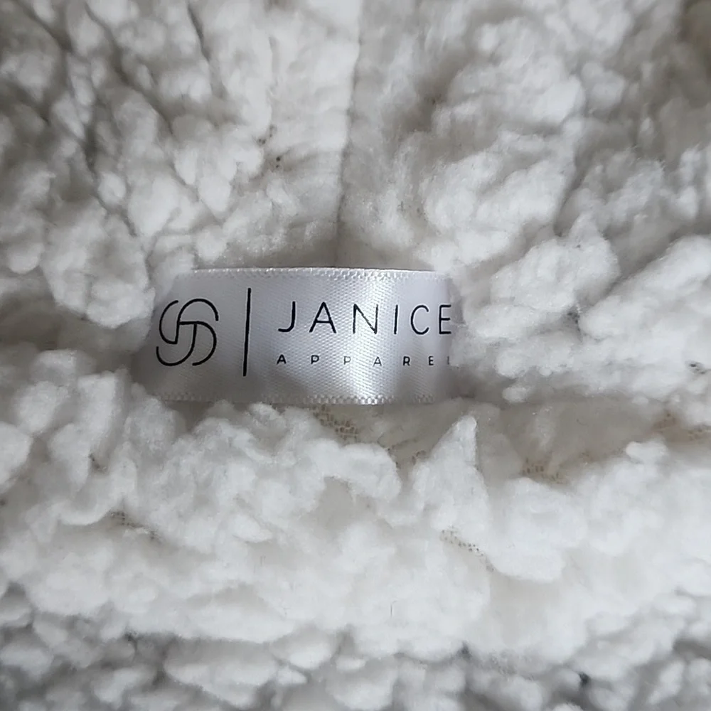 Vest - Picture 4 of 5